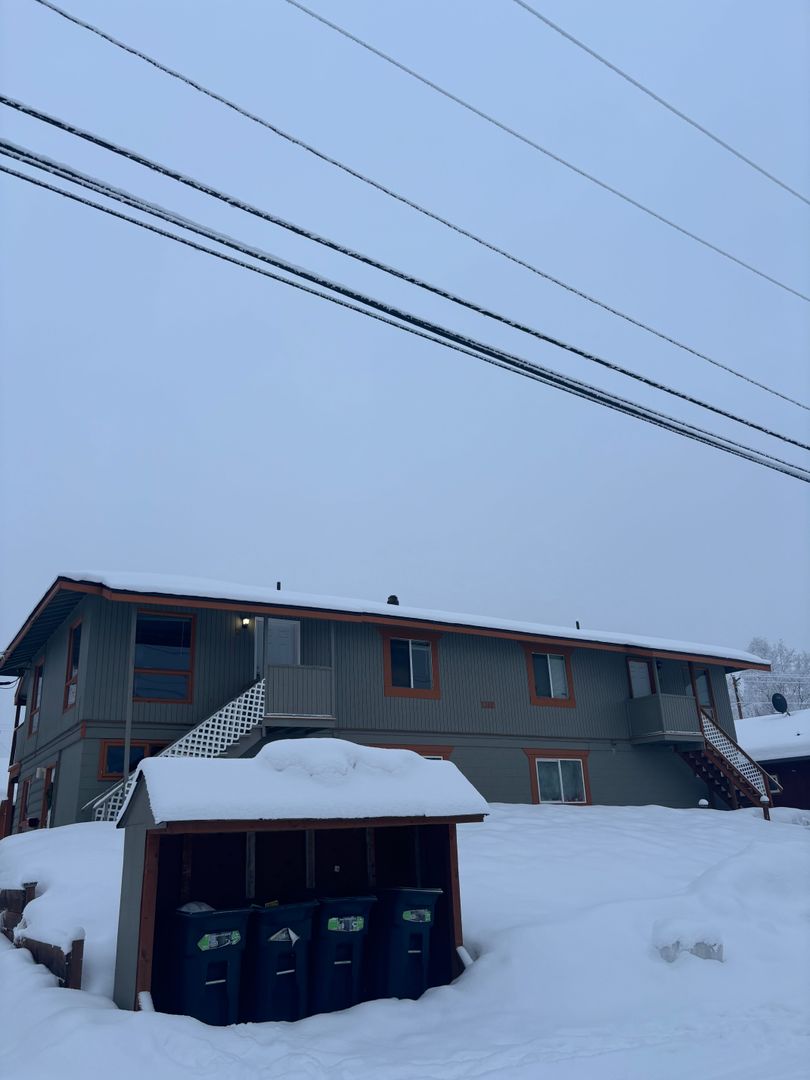 Fairbanks Apartment: 1155 8th Ave