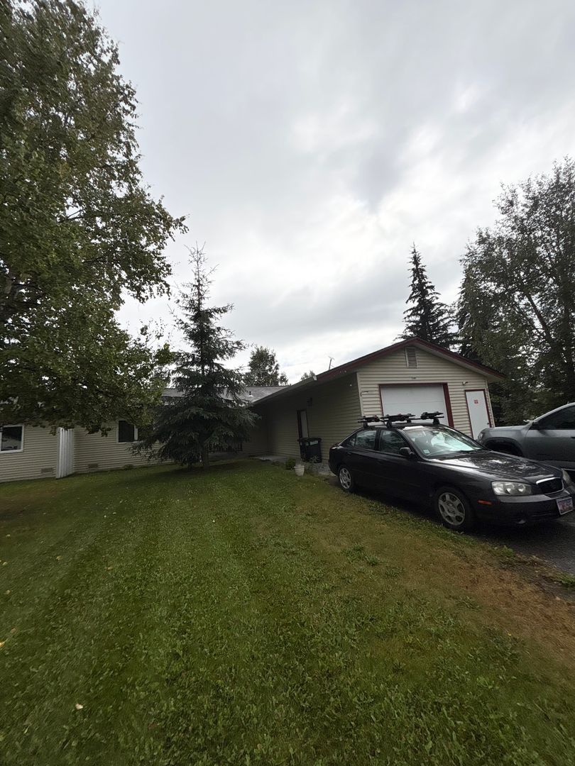 Fairbanks House: 1249 Sutton Loop