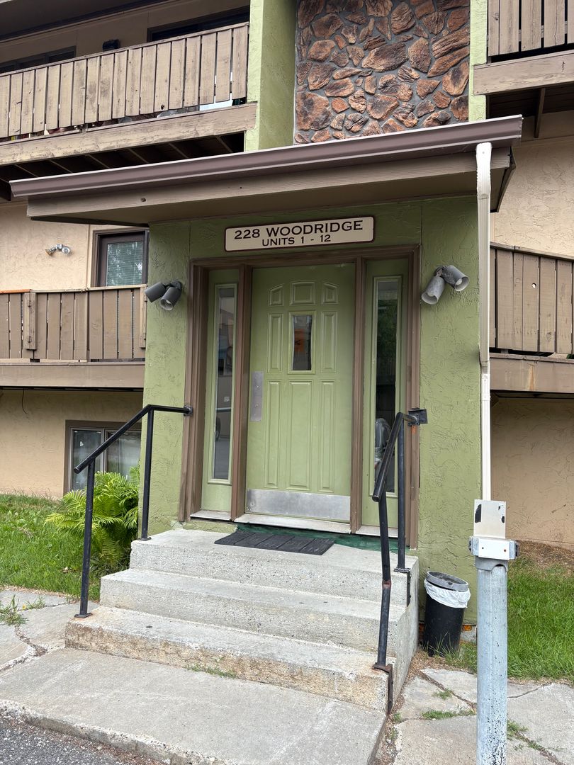 Faribanks Condo: 228 Woodridge Street