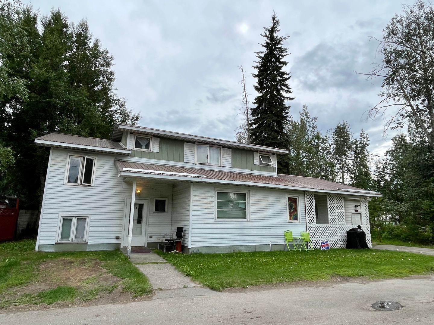 Fairbanks Apartment: 123 4th Ave