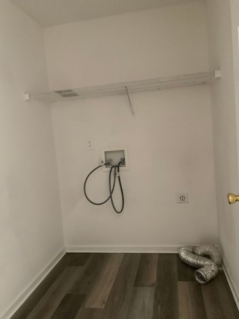 Dallas Apartment: 1020 Rosewood Drive