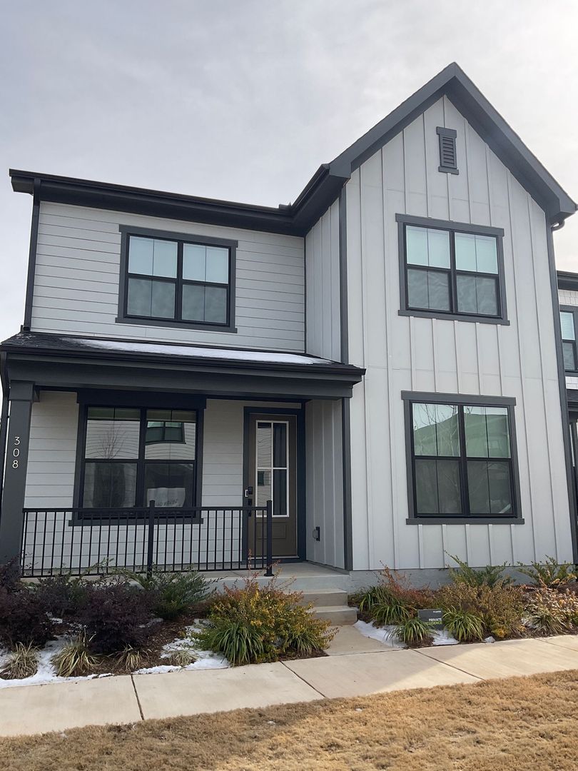 Belmont House: 308 Ardmore Drive