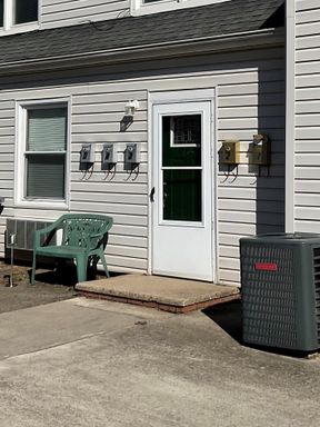 Studio Apartment in Belmont - Available Now! Welcome Home!