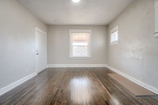 Renovated 1 Bed in Quiet Neighborhood – photo 1
