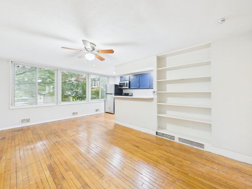 Renovated 1 Bedroom in Midtown - Parking + Laundry + Maintenance Provided – photo 1