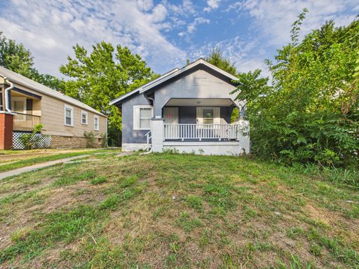 Freshly Updated 3-Bedroom Home with Spacious Living Area & Detached Garage! – photo 1