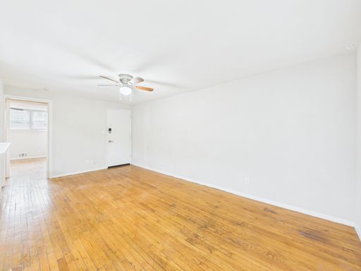 Renovated 1 Bedroom in Midtown - Parking + Laundry + Maintenance Provided – photo 1