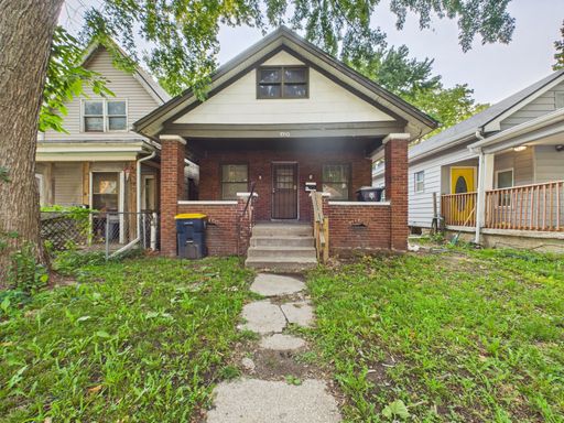 FREE APPS! Cozy Renovated 2-Bedroom, 1-Bath Home with Fenced Backyard – photo 1