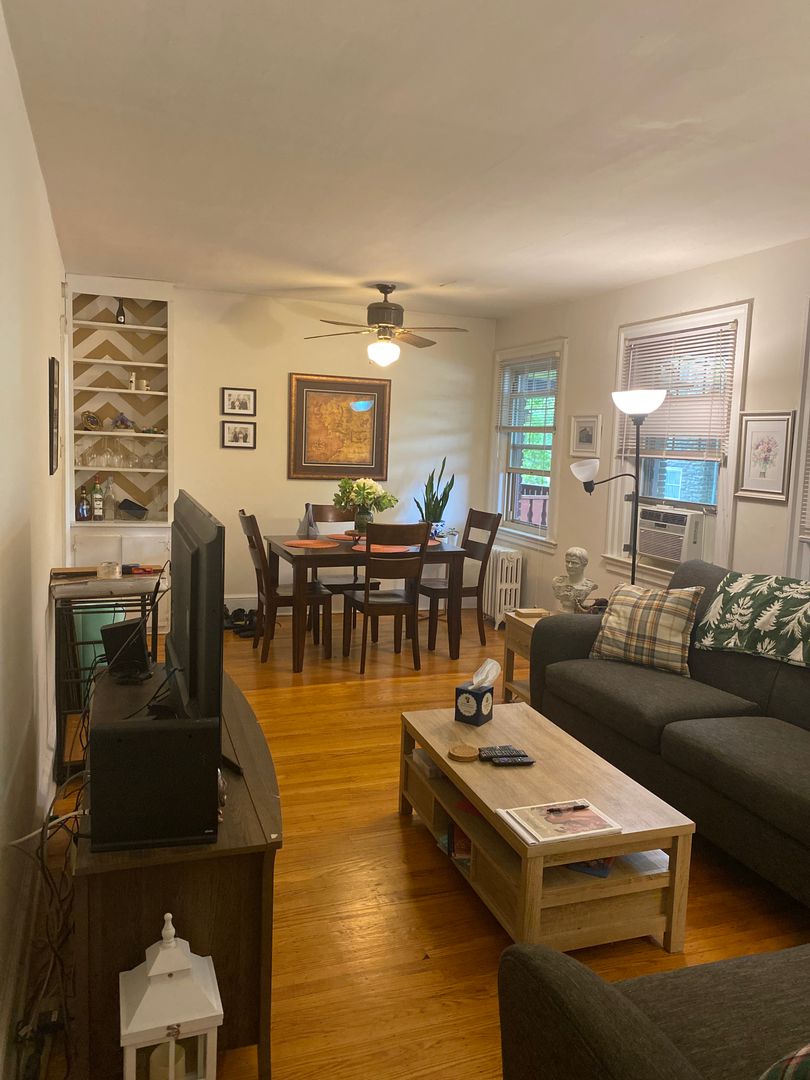 Ardmore Apartment: W Athens Ave
