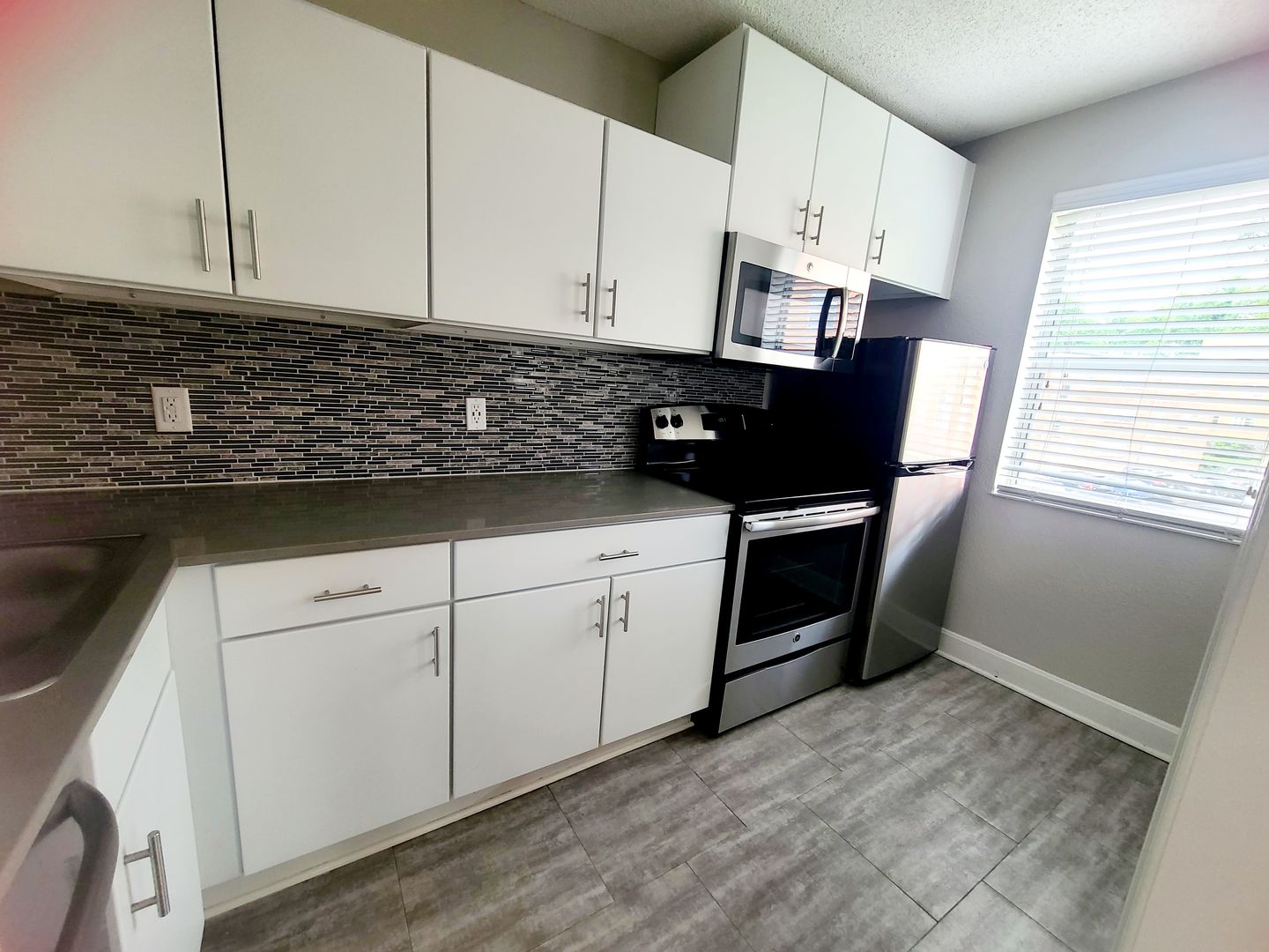 Kansas City Apartment: 4440 Roanoke Pkwy