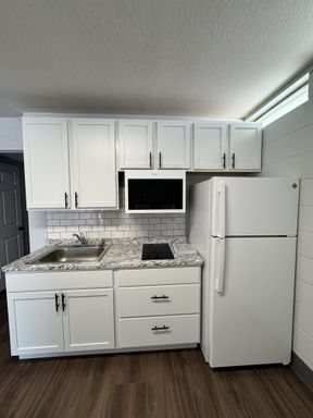 Yellowstone Apartments All Bills Paid One Bedroom