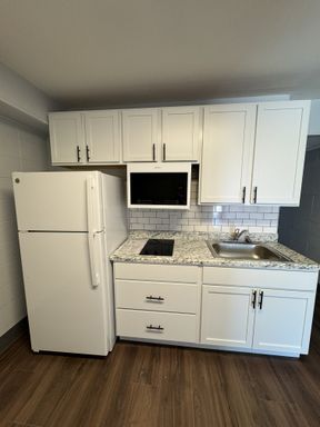 Yellowstone Apartments All Bills Paid One Bedroom