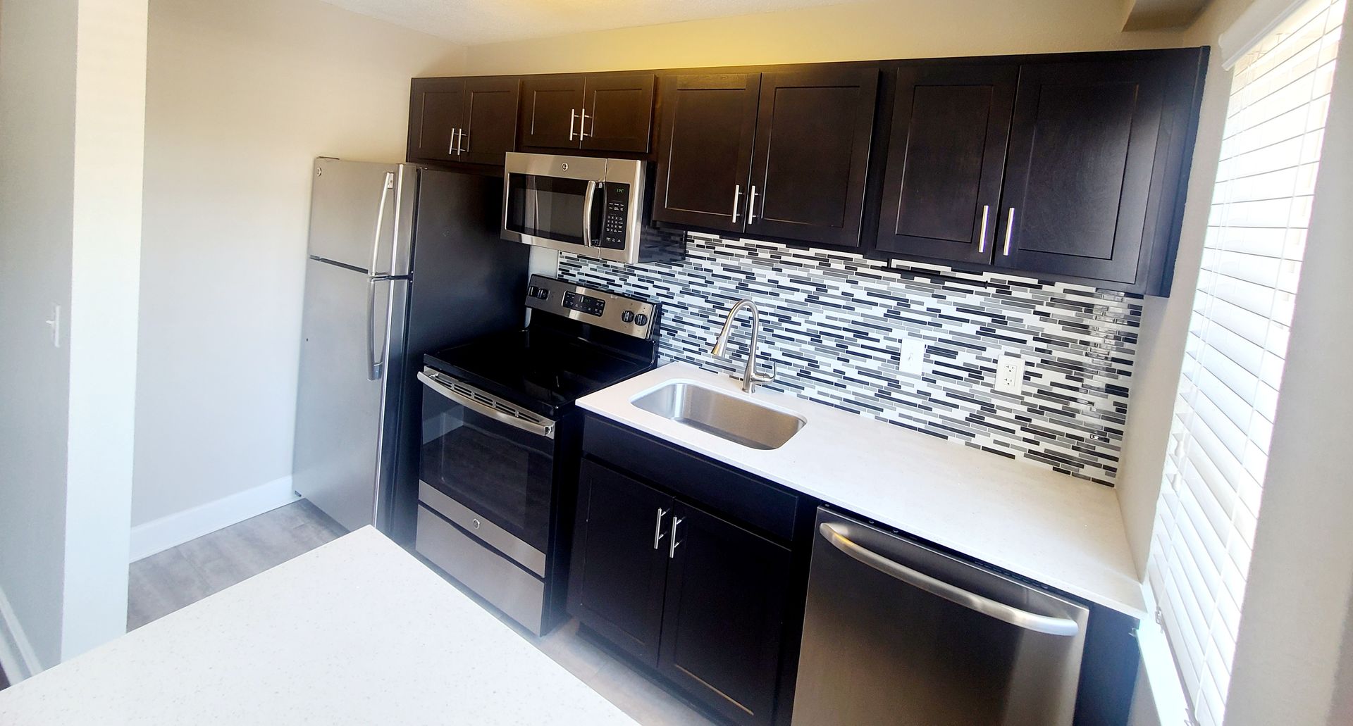 Kansas City Apartment: 4440 Roanoke Pkwy