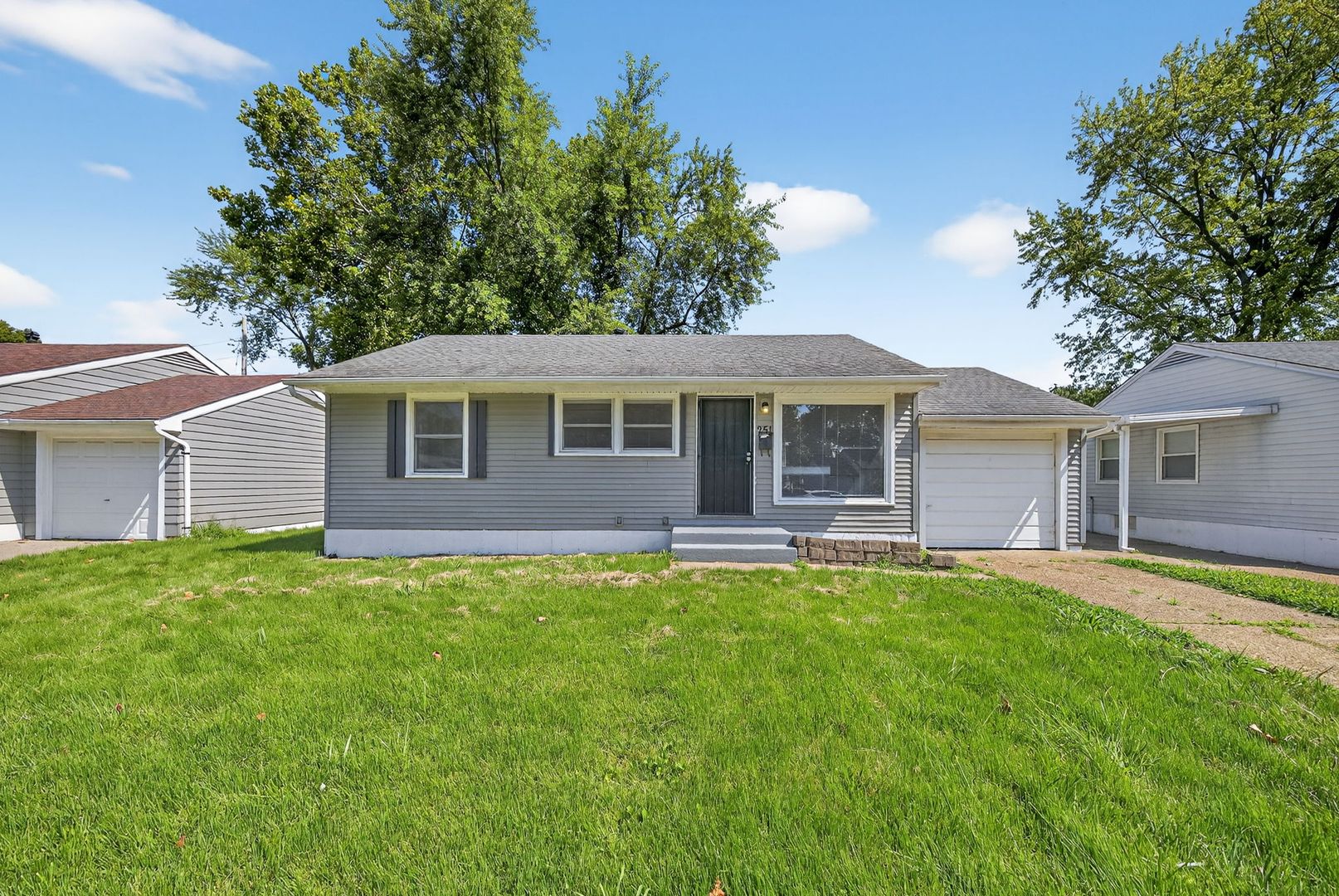 Saint Louis House: 251 Midlothian Rd