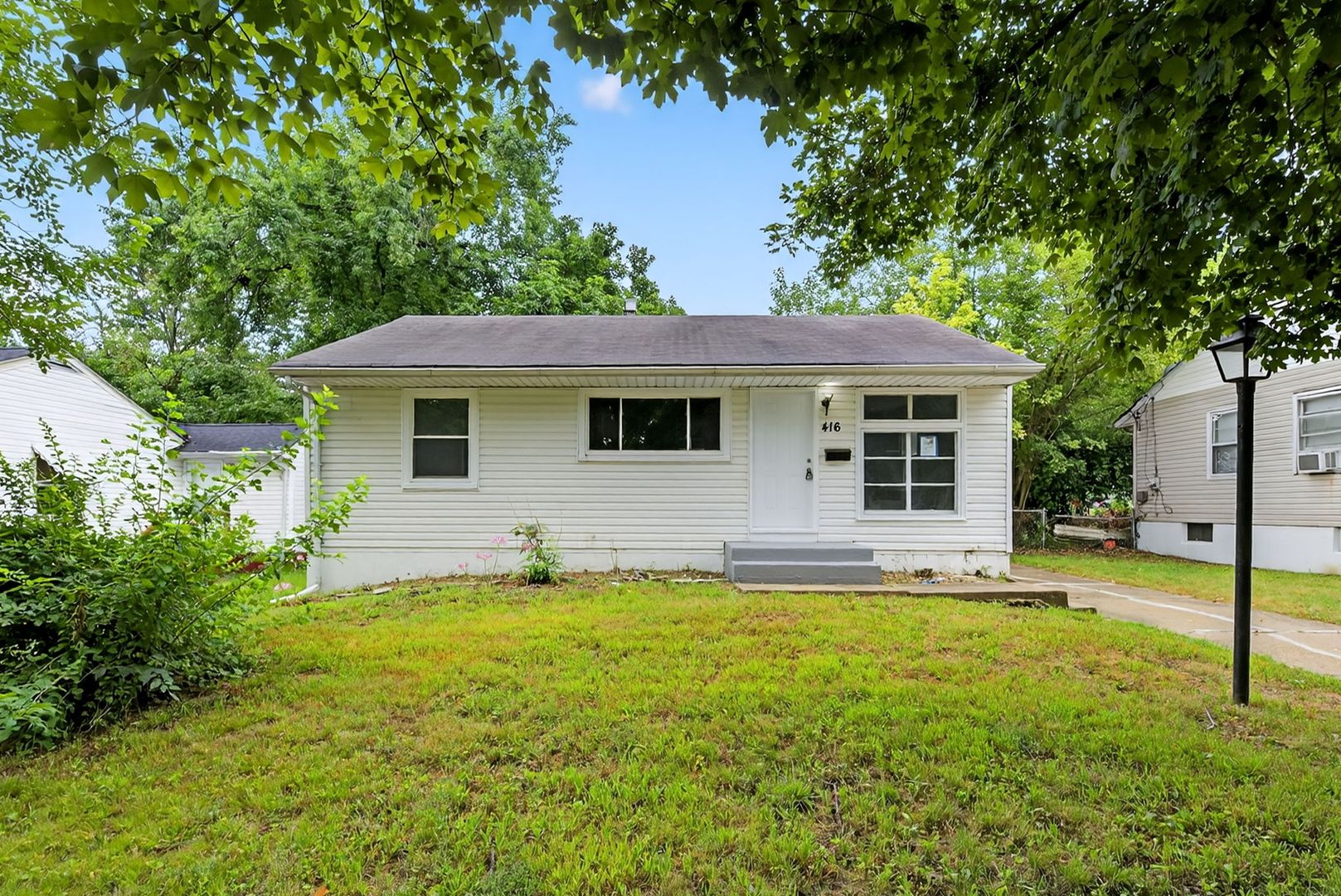 St. Louis House: 416 Crawford Rd