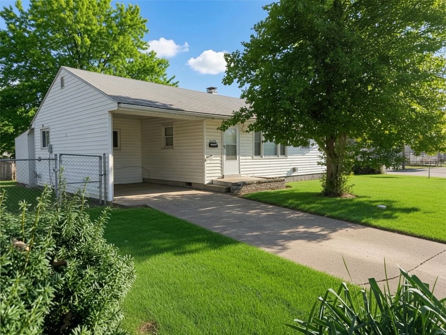 St. Louis House: 8433 1st St