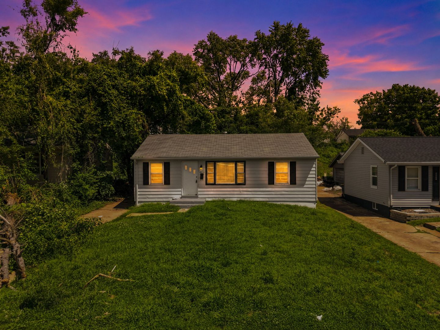 Saint Louis House: 8515 Jenny Dr