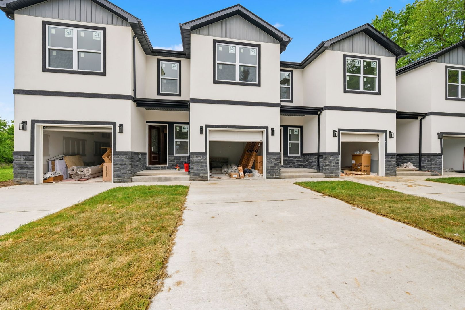 O'fallon House: 215 Shoreline Dr