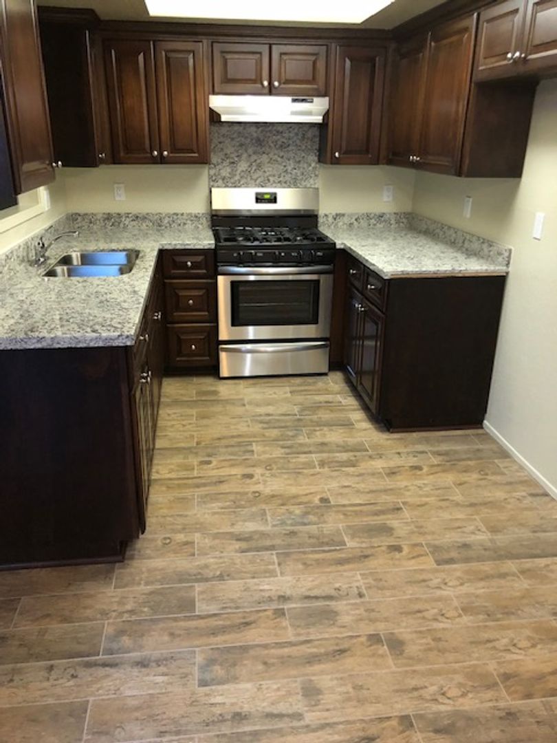 Garden Grove Apartment: 8092 Larson St