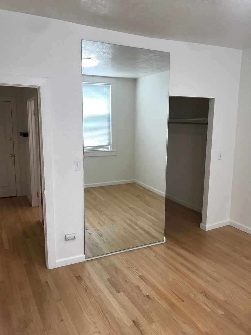 03RD ST 574 6 of 10