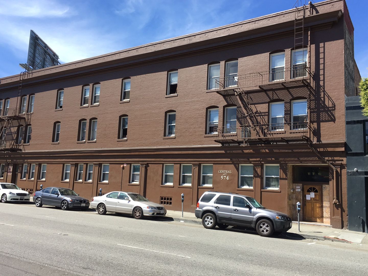 San Francisco Apartment: 574 3rd Street