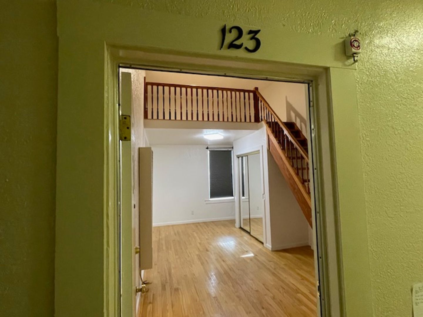 San Francisco Apartment: 574 3rd Street