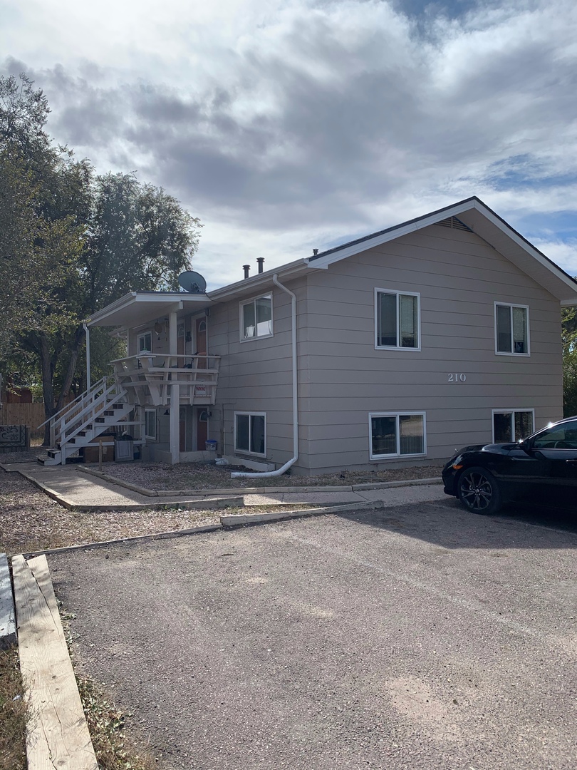 Fountain Apartment: 210 W. Iowa Ave.