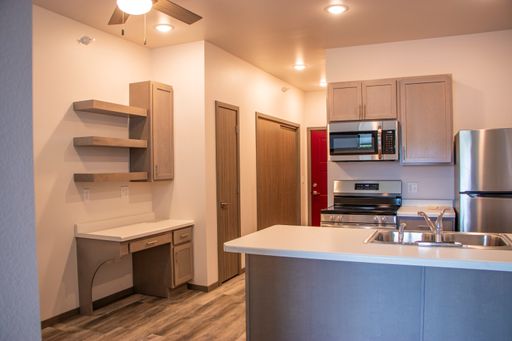 Top Floor Studio! Peter Park Location! – photo 1