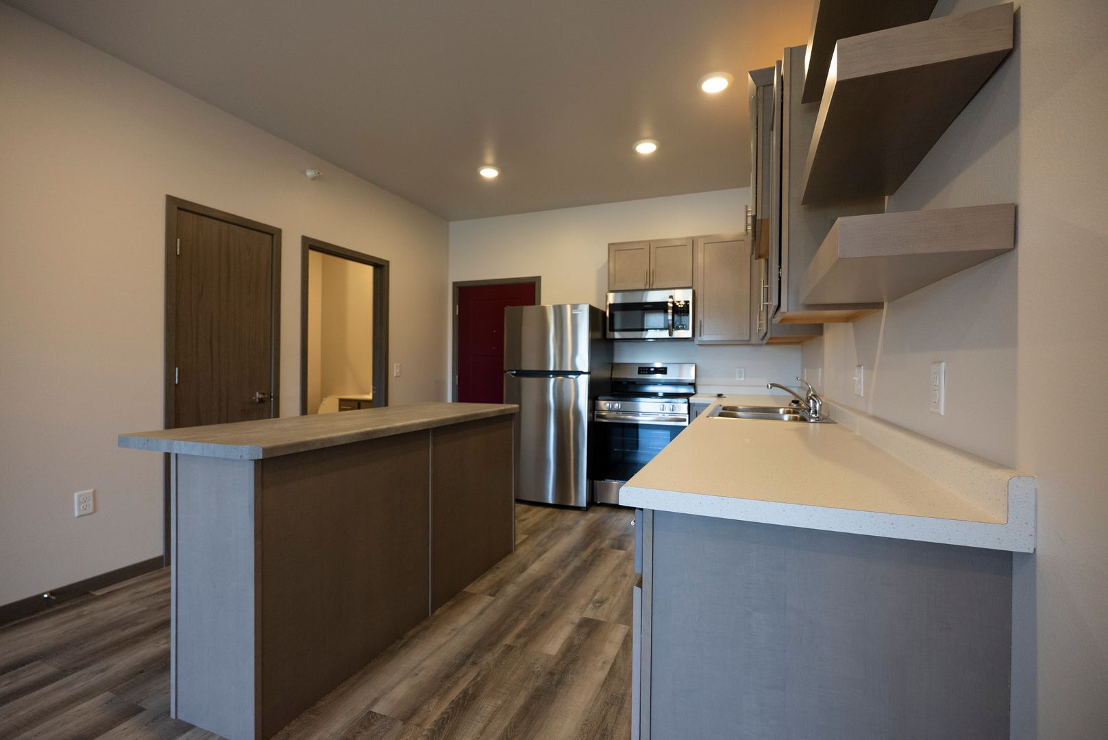 Eau Claire Apartment: 4576 London Road