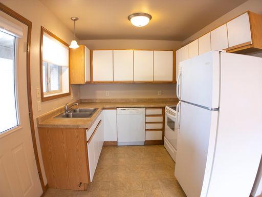 Spacious Apartment! Southside Eau Claire – photo 1