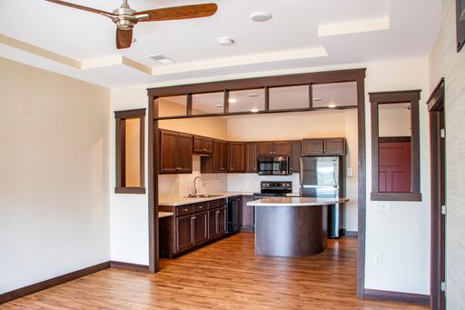 Upscale One Bedroom Apartment! River Priarie!
