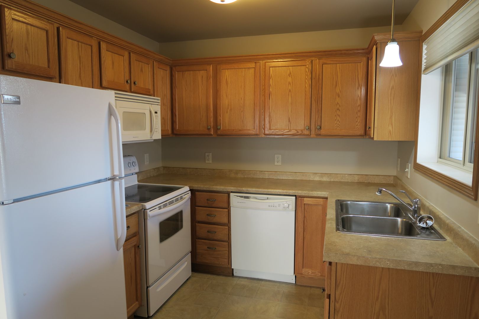 Eau Claire Apartment: Echo Valley Dr.