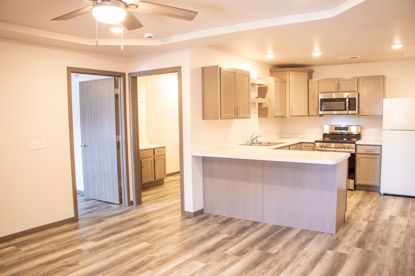 Eau Claire Apartment: 4576 London Road