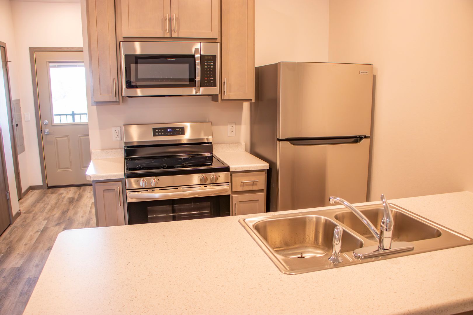 Eau Claire Apartment: 2448 Arthur Street