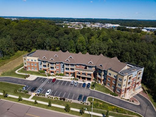Spacious Inline 1bed at Oakwood Ridge! – photo 1