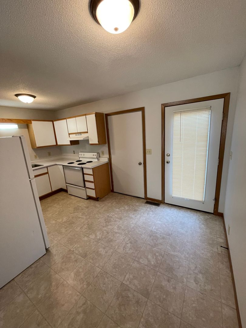 Eau Claire Apartment: Fairfax St.