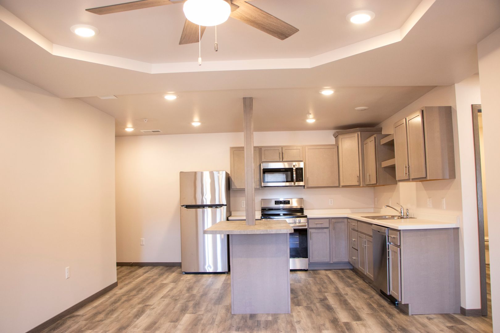 Eau Claire Apartment: 4576 London Road