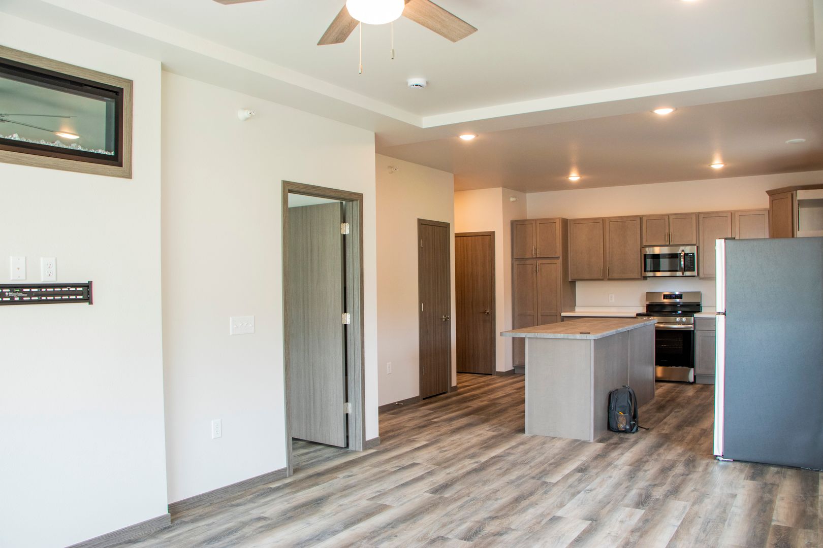 Eau Claire Apartment: 4576 London Road