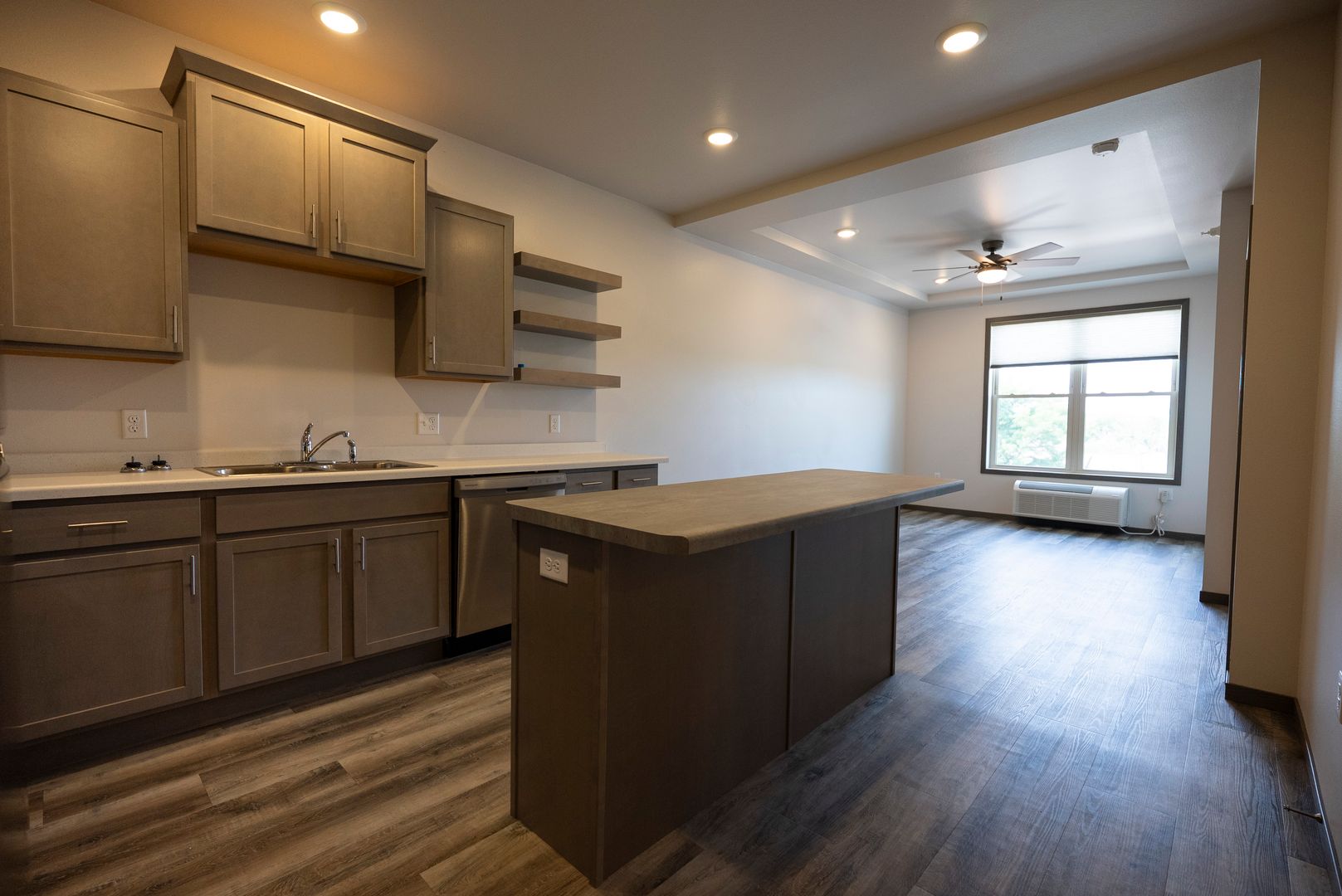 Eau Claire Apartment: 4576 London Road
