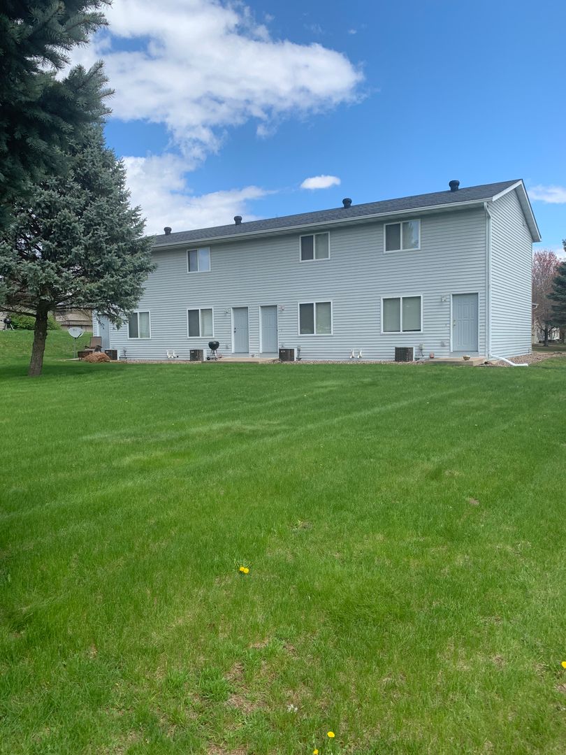 Eau Claire Apartment: Fairfax St.