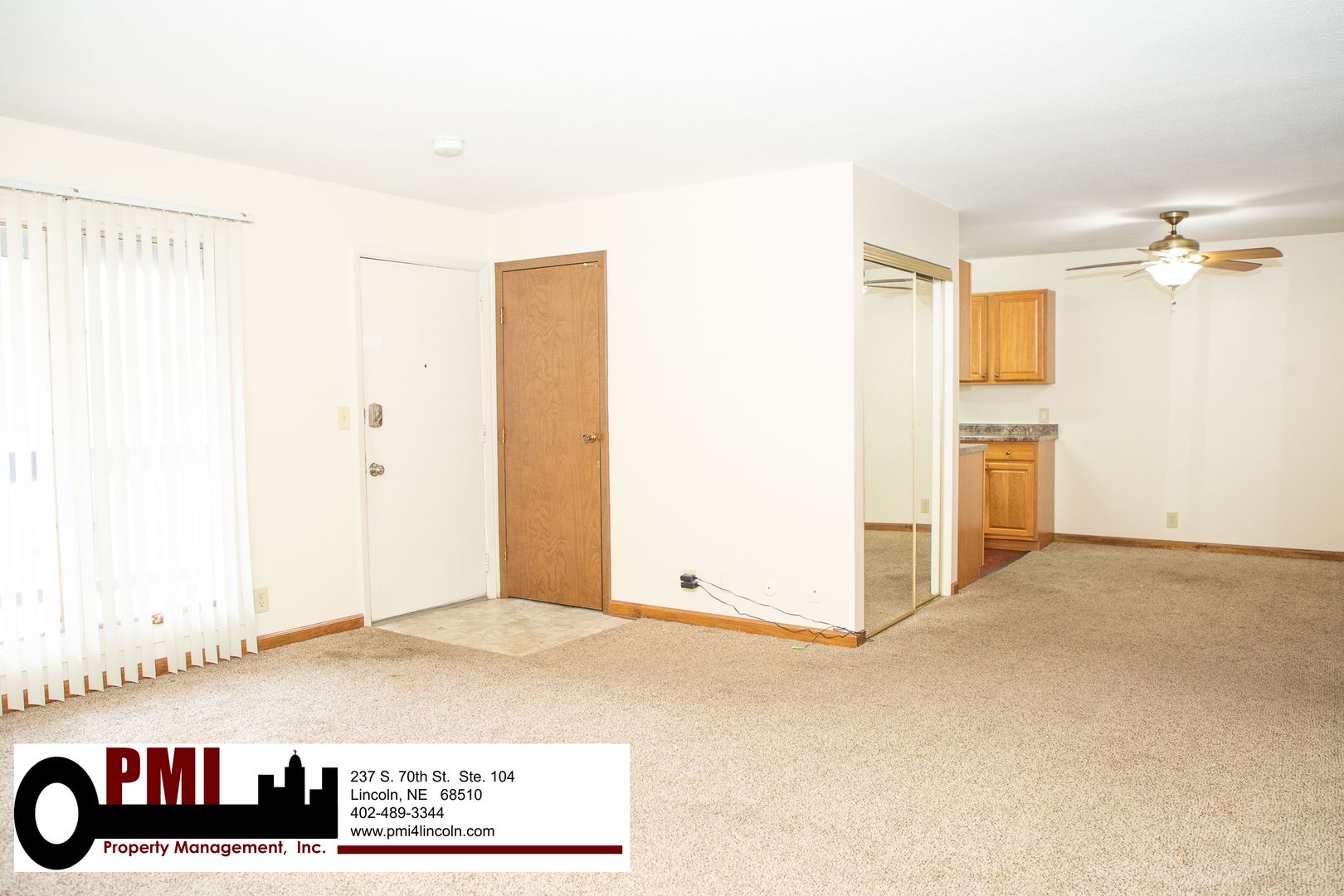 Lincoln Apartment: 2201 S 10