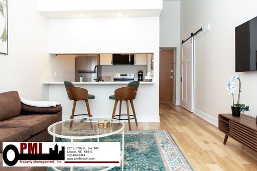 1 Bedroom and 1 Bathroom Short Term Rental – photo 1