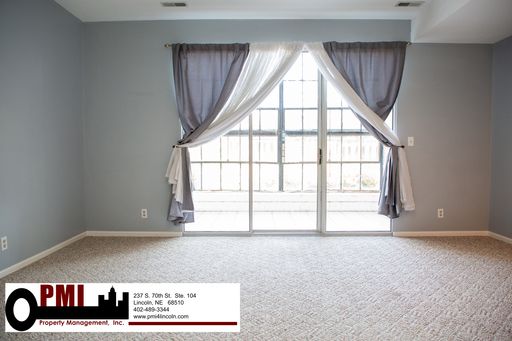 2 Bedroom, 1.5 Bathroom Single Unit for Rent at Historic WaterPark, No Pet Rental – photo 1