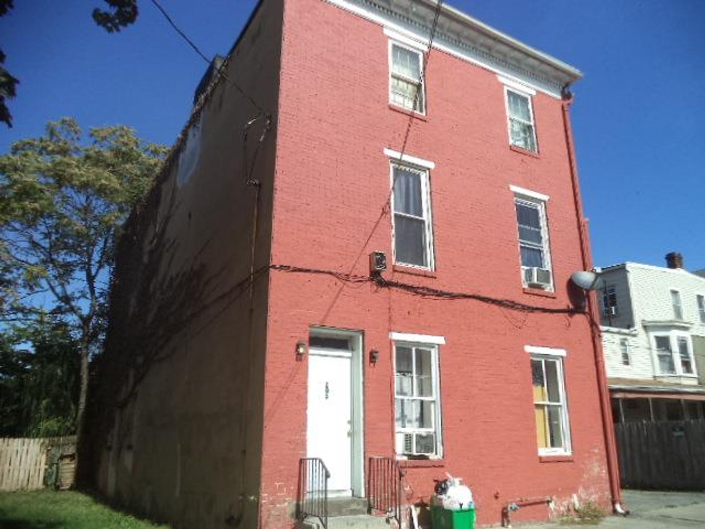York Apartment: 205 Jefferson Ave