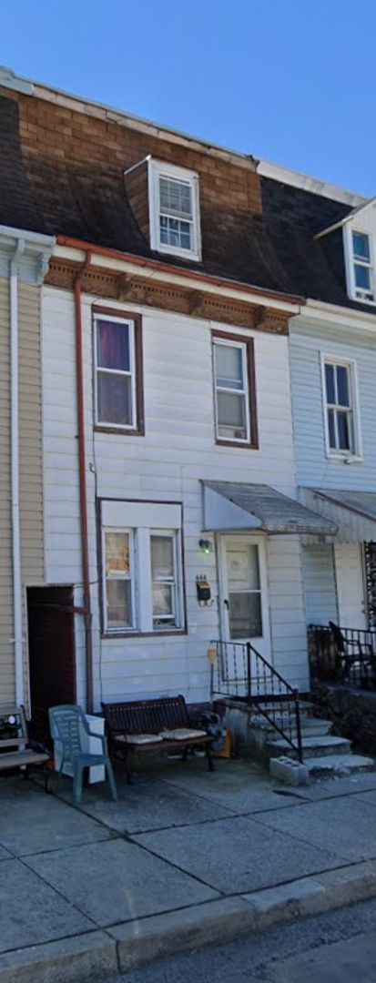 York House: 644 Company St