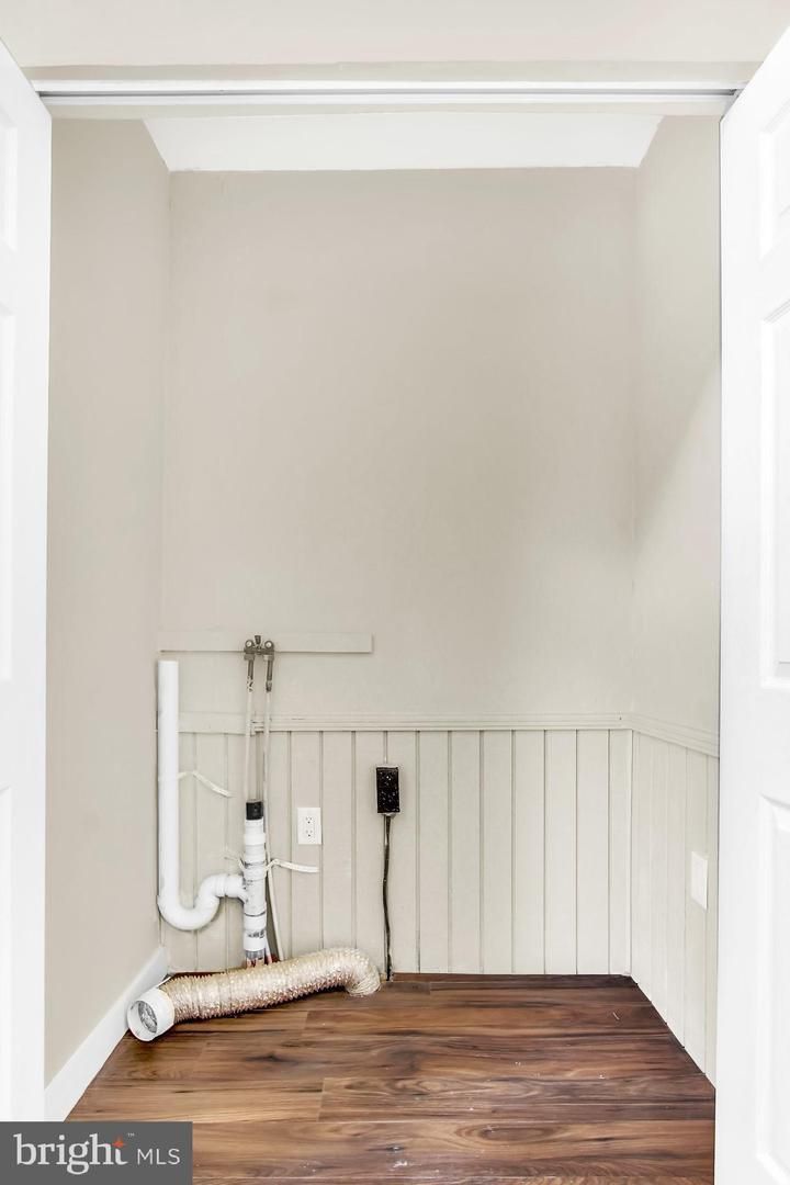 York House: 760 Wallace St