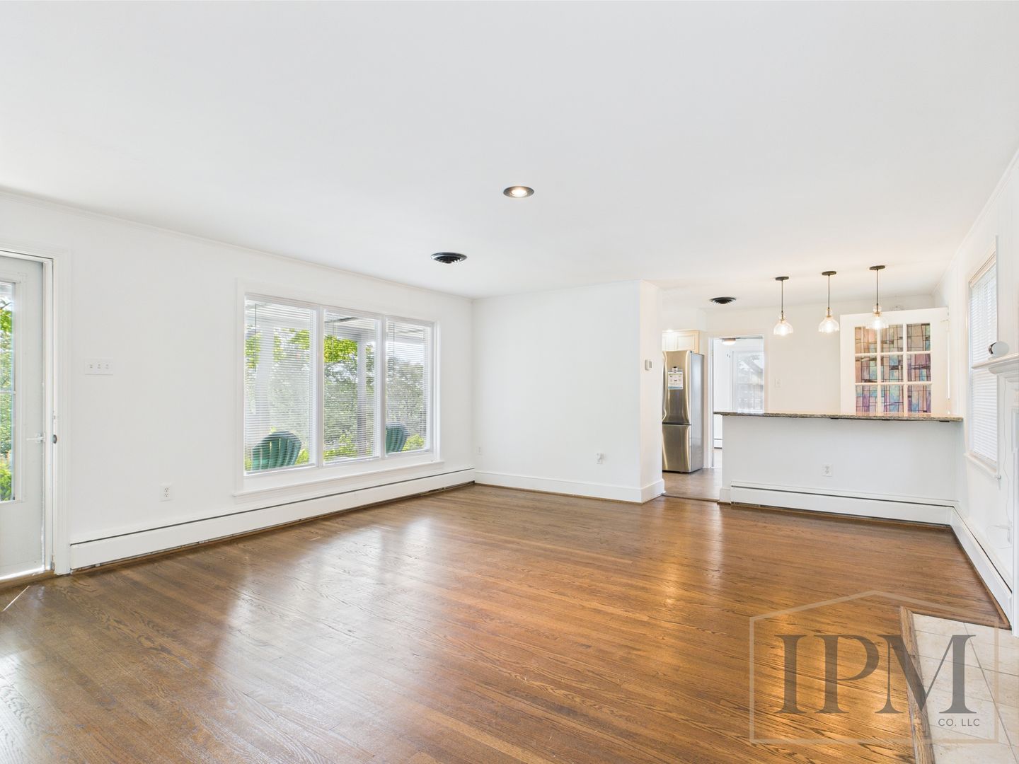 York House: 1371 Irving Rd