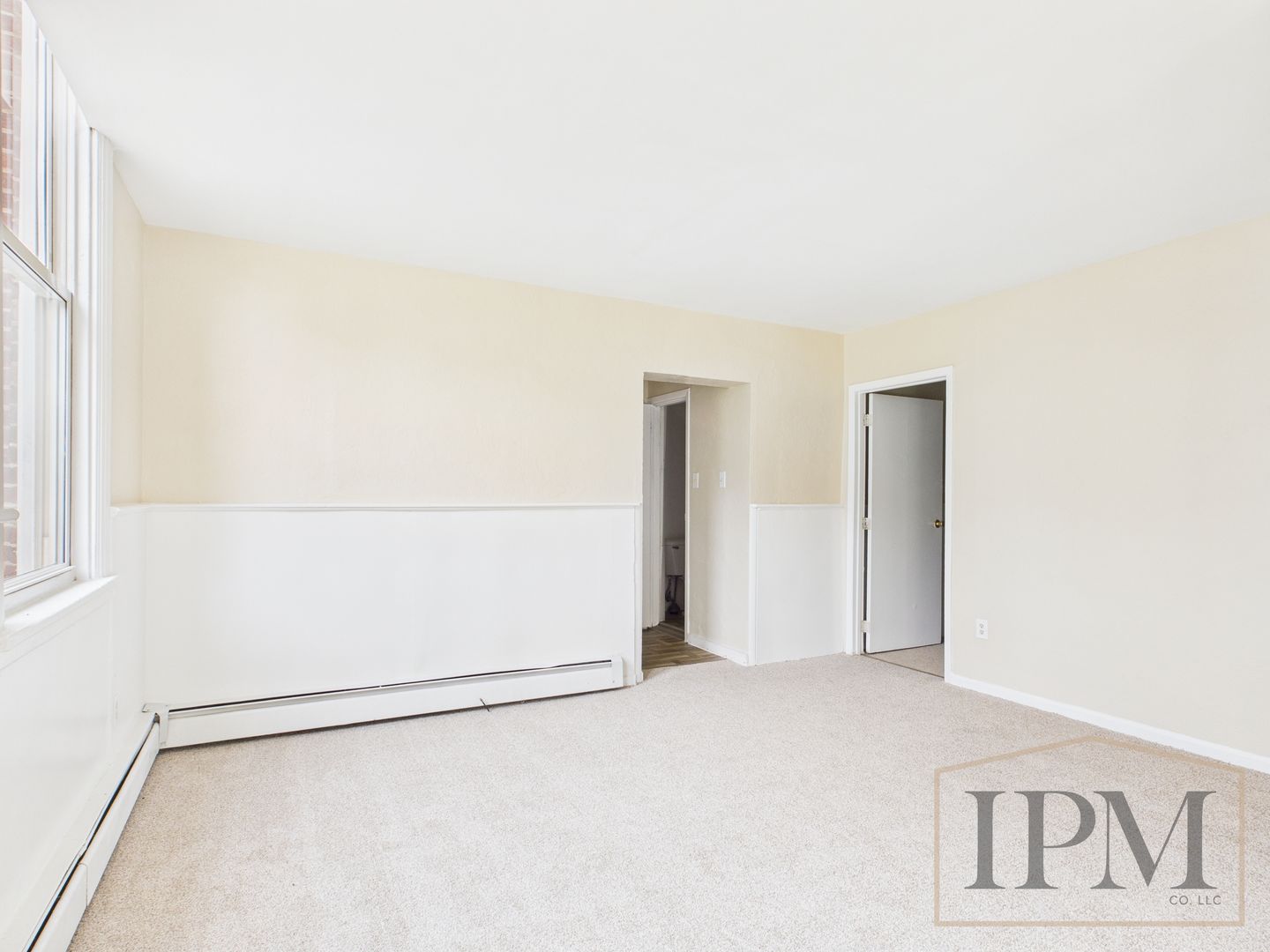 York Haven Apartment: 60 Walton Ave