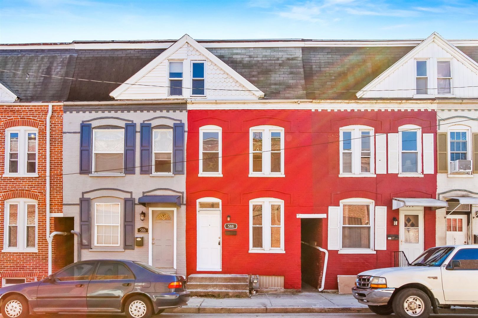 York House: 588 Company Street