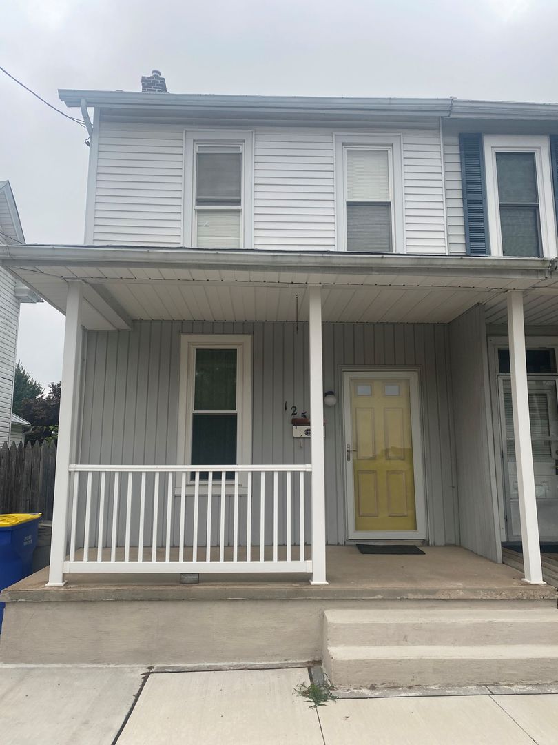 Manchester House: 125 High St